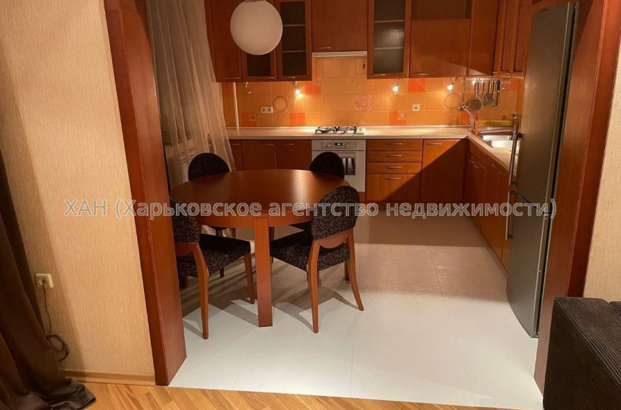 Продам квартиру, Армянский пер. , 3  ком., 86 м², капитальный ремонт 