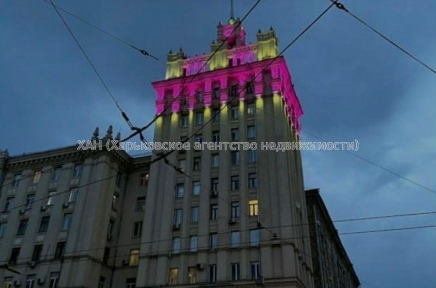 Продам квартиру, Армянский пер. , 3  ком., 86 м², капитальный ремонт 