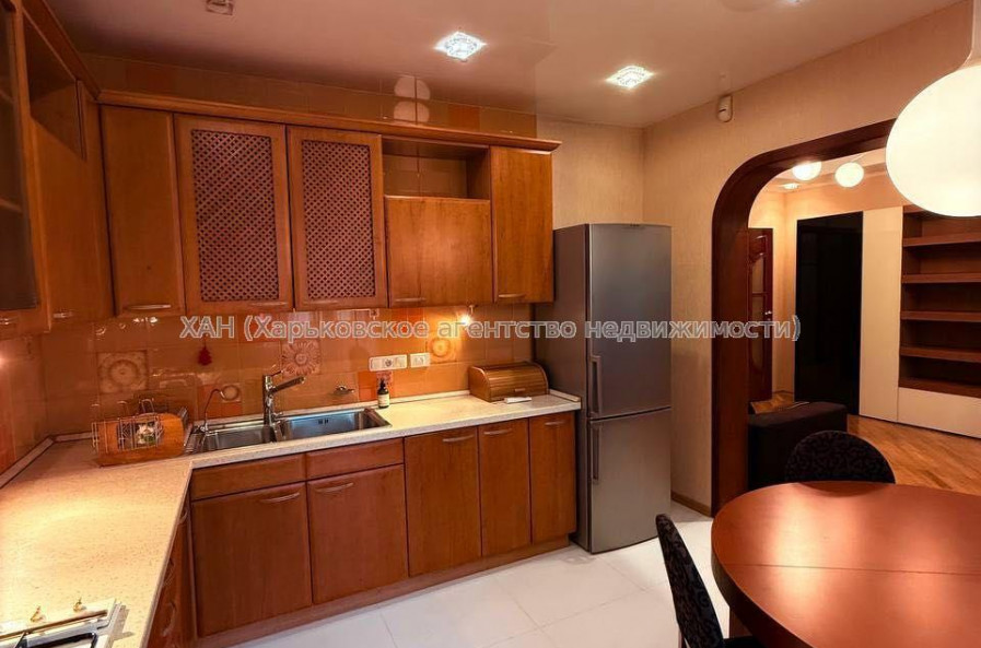 Продам квартиру, Армянский пер. , 3  ком., 86 м², капитальный ремонт 