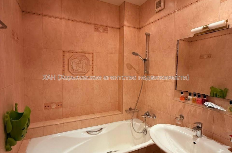 Продам квартиру, Армянский пер. , 3  ком., 86 м², капитальный ремонт 