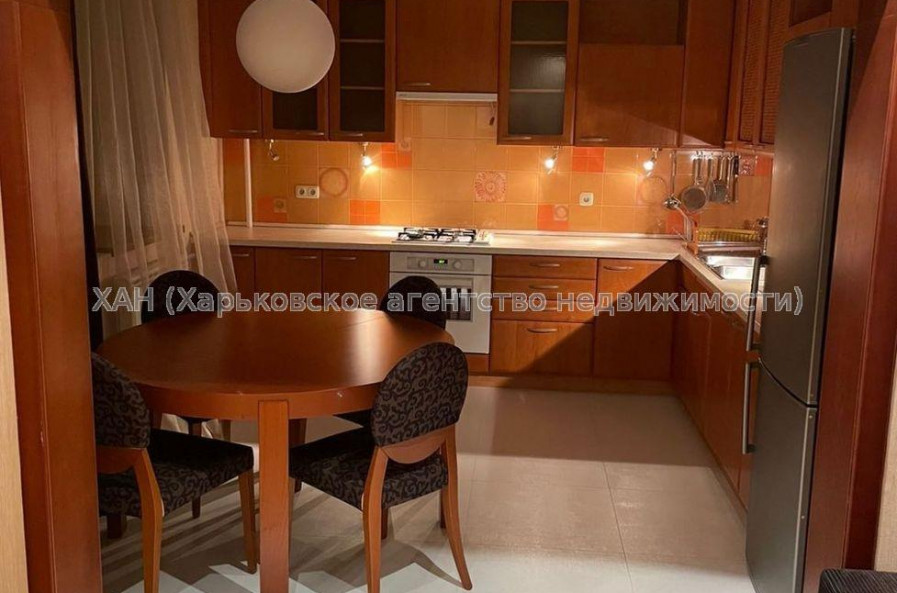 Продам квартиру, Армянский пер. , 3  ком., 86 м², капитальный ремонт 