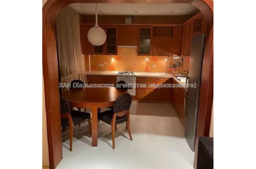 Продам квартиру, Армянский пер. , 3  ком., 86 м², капитальный ремонт 