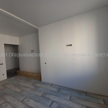 Продам квартиру, Гвардейцев Широнинцев ул. , 1  ком., 48 м², частичный ремонт 