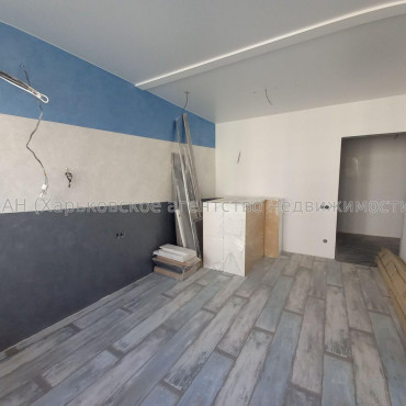 Продам квартиру, Гвардейцев Широнинцев ул. , 1  ком., 48 м², частичный ремонт 