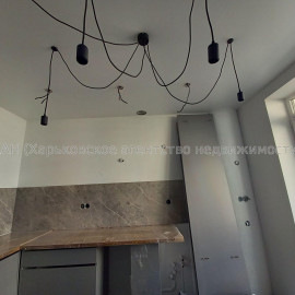 Продам квартиру, Гвардейцев Широнинцев ул. , 1 кім., 48 м², частичный ремонт