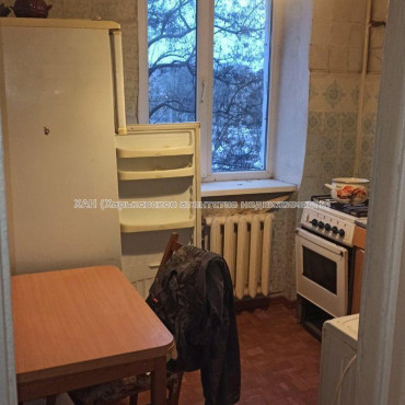 Продам квартиру, Героев Харькова просп. , 1 кім., 32 м², советский ремонт 