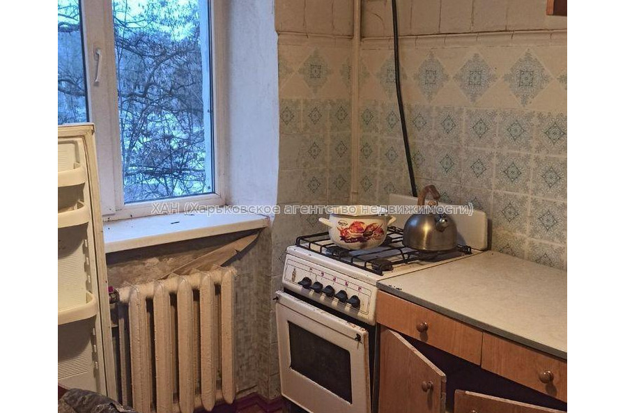 Продам квартиру, Героев Харькова просп. , 1  ком., 32 м², советский ремонт 