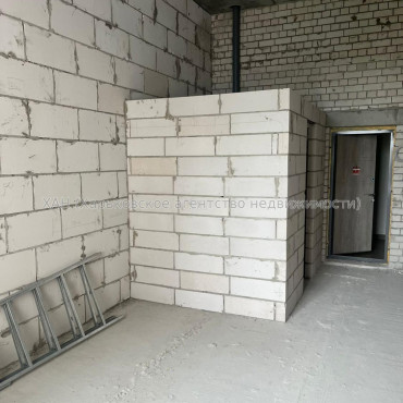 Продам квартиру, Шевченковский пер. , 1 кім., 24 м², без внутренних работ 