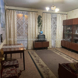 Продам квартиру, Морозова ул. , 2 кім., 50 м², советский ремонт