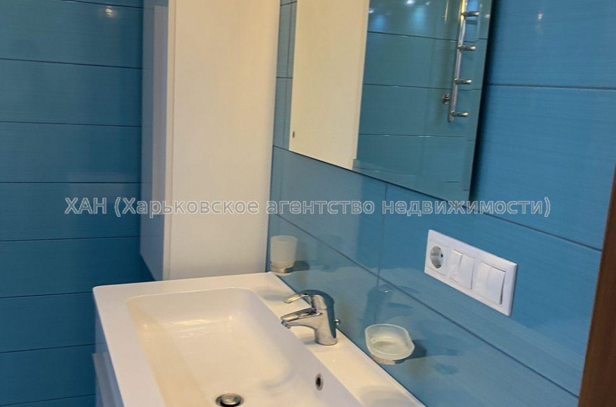 Продам квартиру, Александровский просп. , 2  ком., 68.60 м², евроремонт 