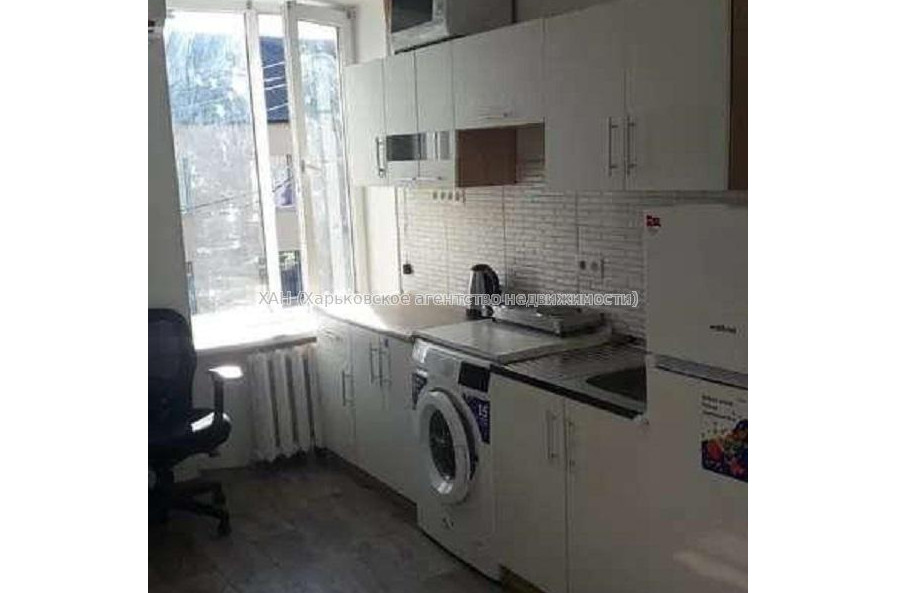 Продам квартиру, Михайлика ул. , 1 кім., 19 м², капитальный ремонт 