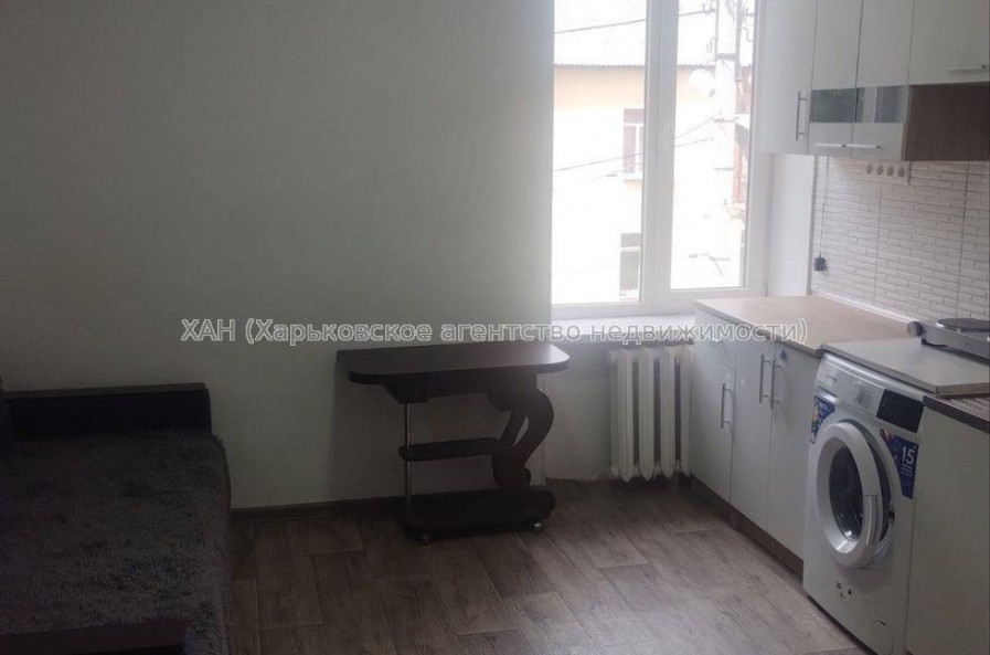 Продам квартиру, Михайлика ул. , 1  ком., 19 м², капитальный ремонт 