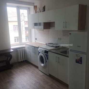 Продам квартиру, Михайлика ул. , 1  ком., 19 м², капитальный ремонт 