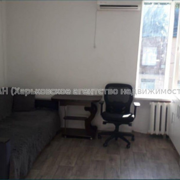 Продам квартиру, Михайлика ул. , 1  ком., 19 м², капитальный ремонт 