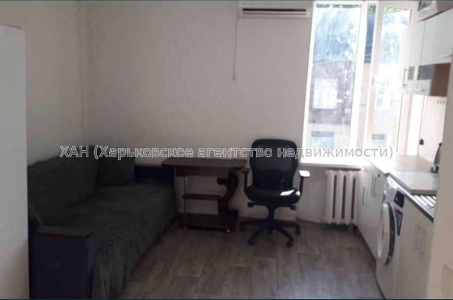 Продам квартиру, Михайлика ул. , 1 кім., 19 м², капитальный ремонт 