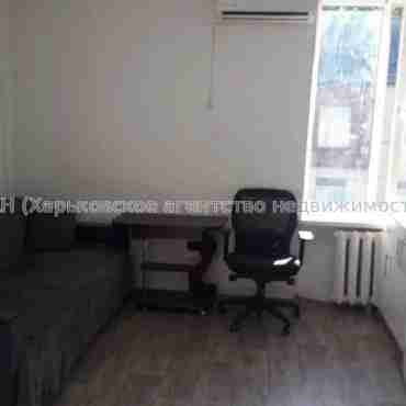 Продам квартиру, Михайлика ул. , 1 кім., 19 м², капитальный ремонт 