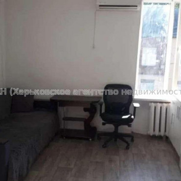 Продам квартиру, Михайлика ул. , 1  ком., 19 м², капитальный ремонт 