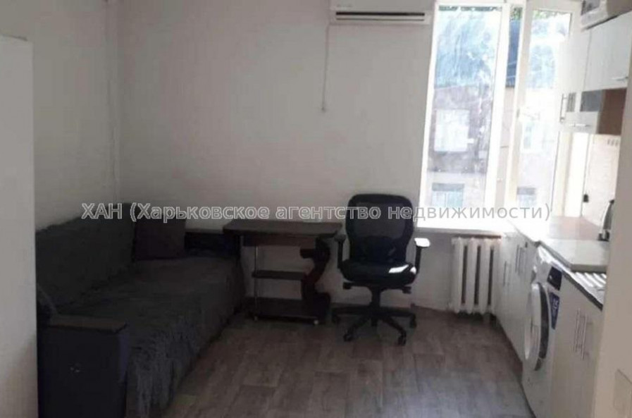 Продам квартиру, Михайлика ул. , 1 кім., 19 м², капитальный ремонт 