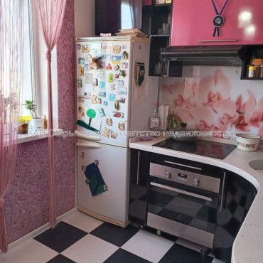 Продам квартиру, Олимпийская ул. , 3 кім., 71 м², капитальный ремонт 