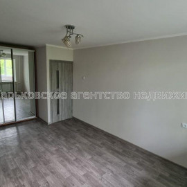 Продам квартиру, Валентиновская ул. , 2 кім., 50 м², евроремонт