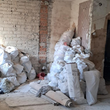 Продам квартиру, Селянская ул. , 3 кім., 70 м², без внутренних работ 