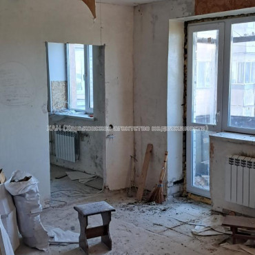 Продам квартиру, Селянская ул. , 3 кім., 70 м², без внутренних работ 