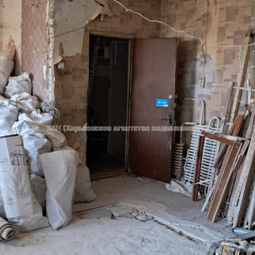 Продам квартиру, Селянская ул. , 3 кім., 70 м², без внутренних работ 