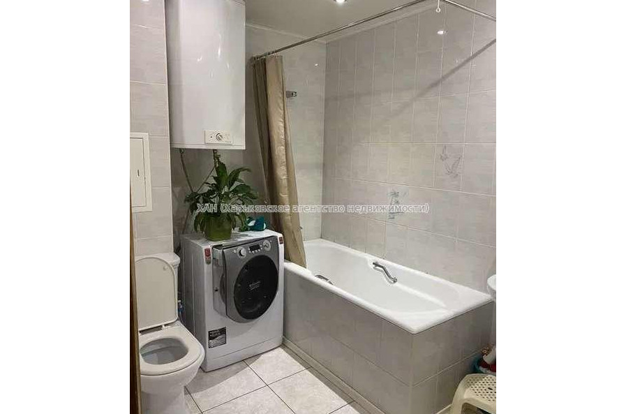 Продам квартиру, Соборности Украины ул. , 3 кім., 68 м², капитальный ремонт 