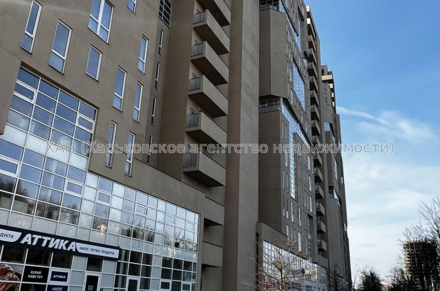 Продам квартиру, Клочковская ул. , 3  ком., 105 м², без ремонта 