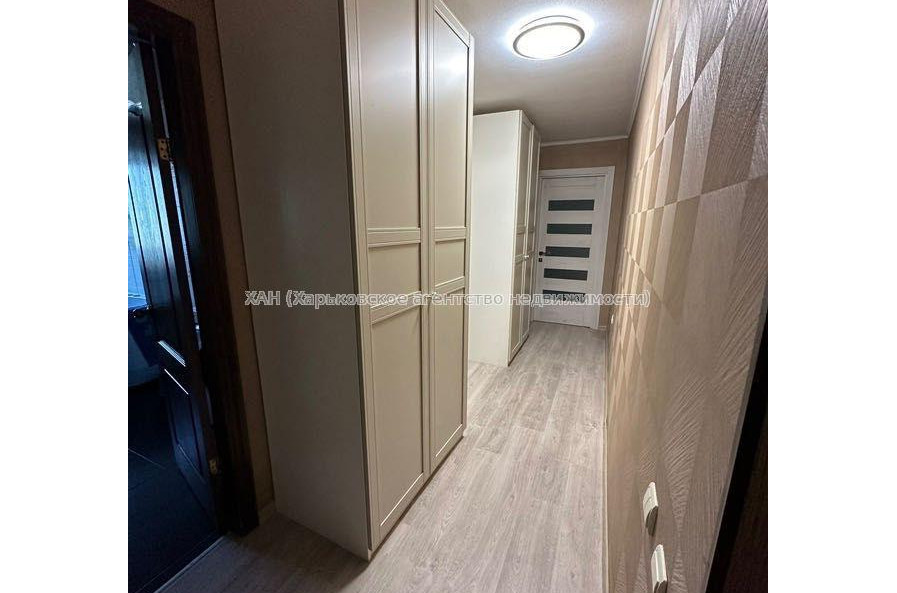 Продам квартиру, Льва Ландау просп. , 4 кім., 101 м², капитальный ремонт 