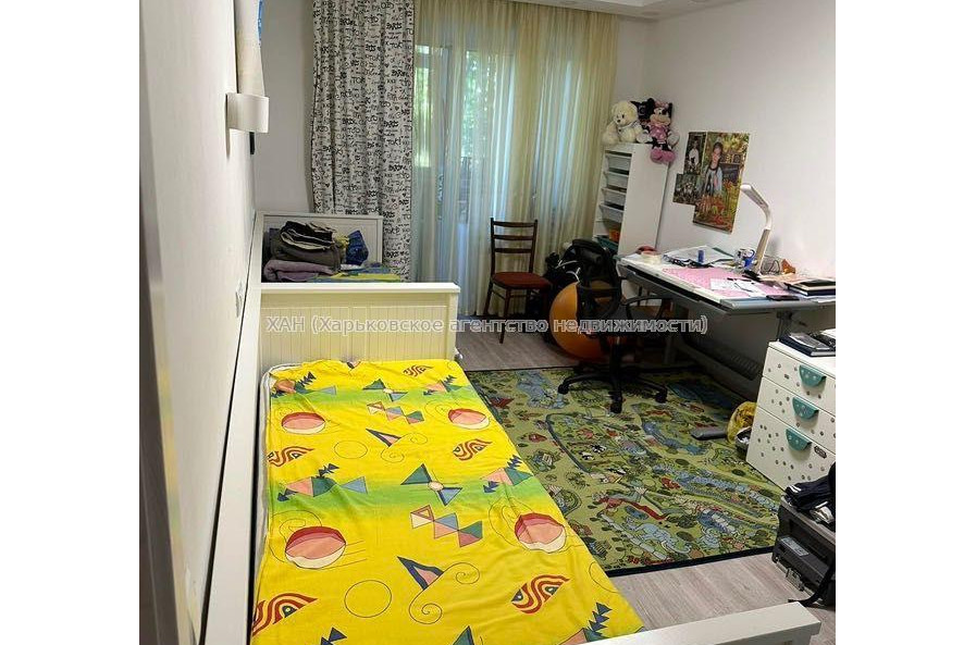 Продам квартиру, Льва Ландау просп. , 4 кім., 101 м², капитальный ремонт 