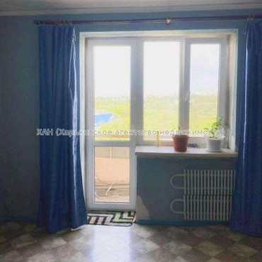 Продам квартиру, Аэрокосмический пр. , 3 кім., 68 м², косметический ремонт 