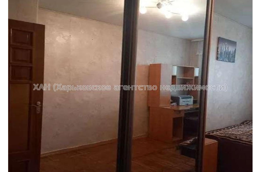 Продам квартиру, Новгородская ул. , 2  ком., 42 м², косметический ремонт 