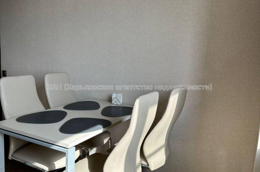 Продам квартиру, Москалёвская ул. , 2 кім., 52 м², евроремонт 