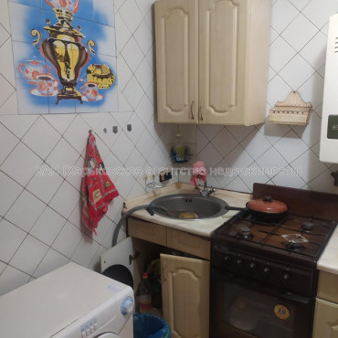 Продам квартиру, Деревянко ул. , 1  ком., 31 м², советский ремонт 