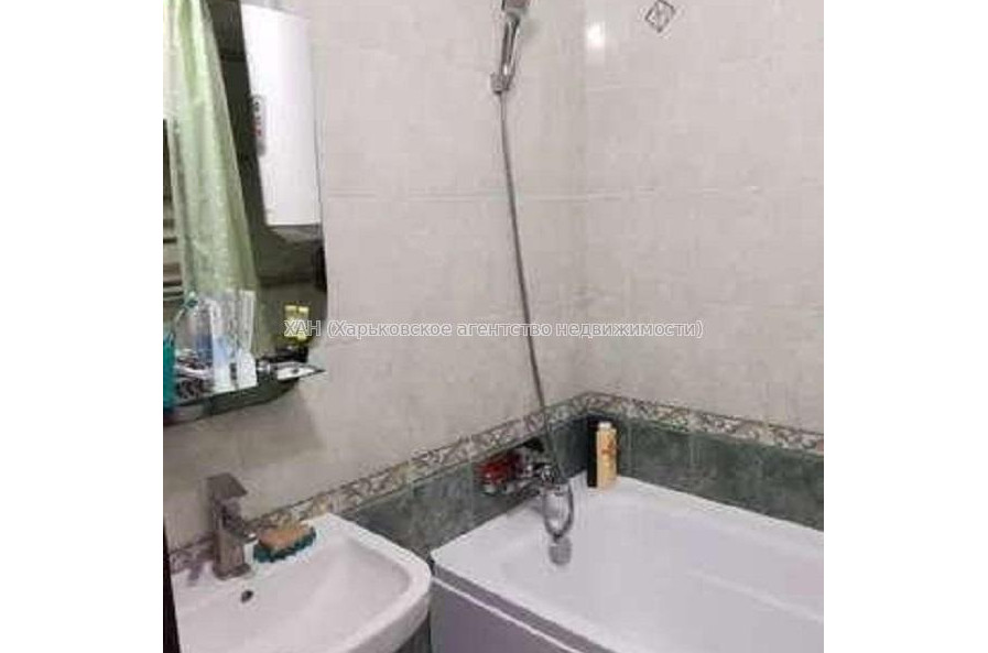 Продам квартиру, Пастера Луи ул. , 4  ком., 81 м², капитальный ремонт 