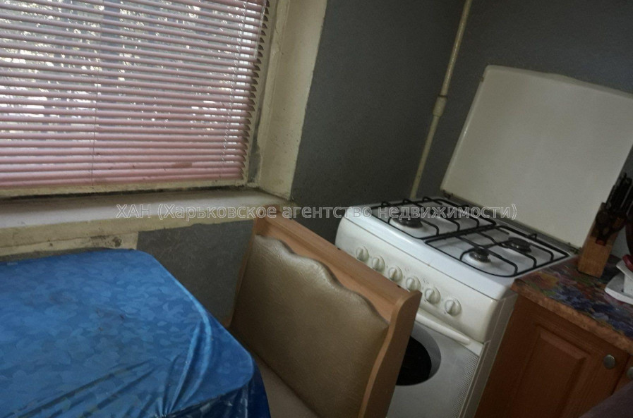 Продам квартиру, Гвардейцев Широнинцев ул. , 1 кім., 33 м², советский ремонт 
