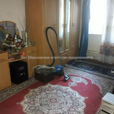 Продам квартиру, Гвардейцев Широнинцев ул. , 1  ком., 33 м², без ремонта 