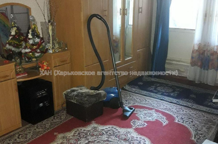 Продам квартиру, Гвардейцев Широнинцев ул. , 1  ком., 33 м², без ремонта 
