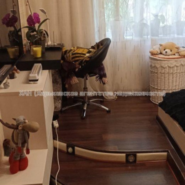 Продам квартиру, Гвардейцев Широнинцев ул. , 2 кім., 51 м², советский ремонт 