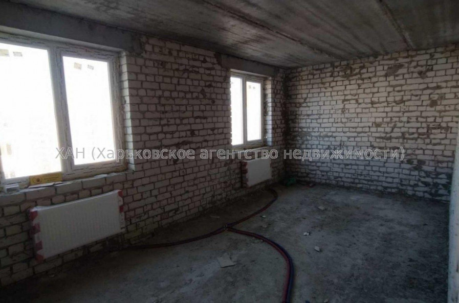 Продам квартиру, Мира ул. , 2 кім., 73 м², без внутренних работ 