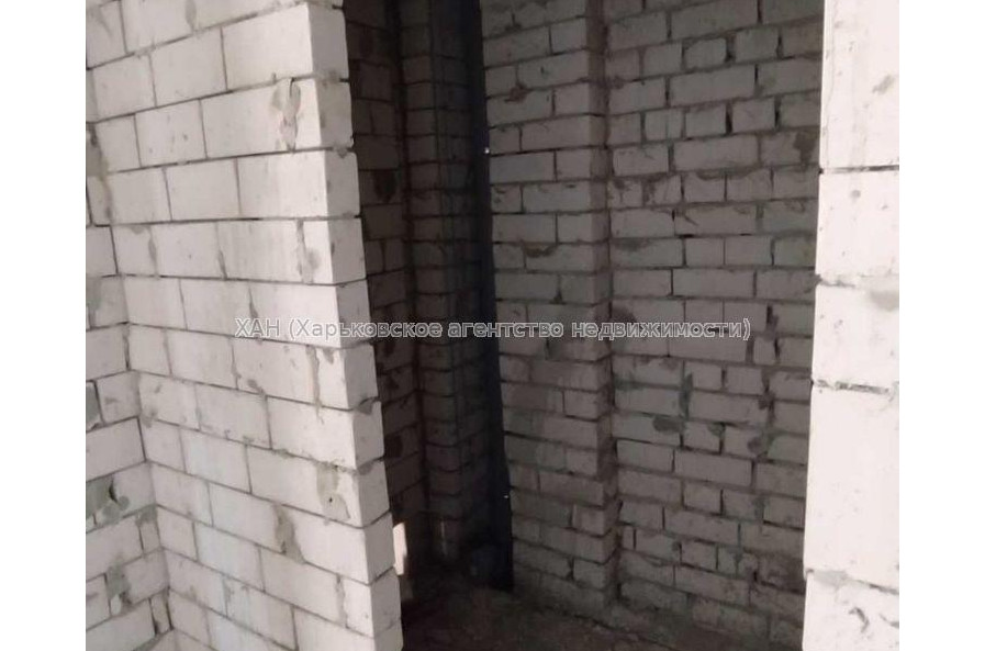 Продам квартиру, Мира ул. , 2 кім., 73 м², без внутренних работ 