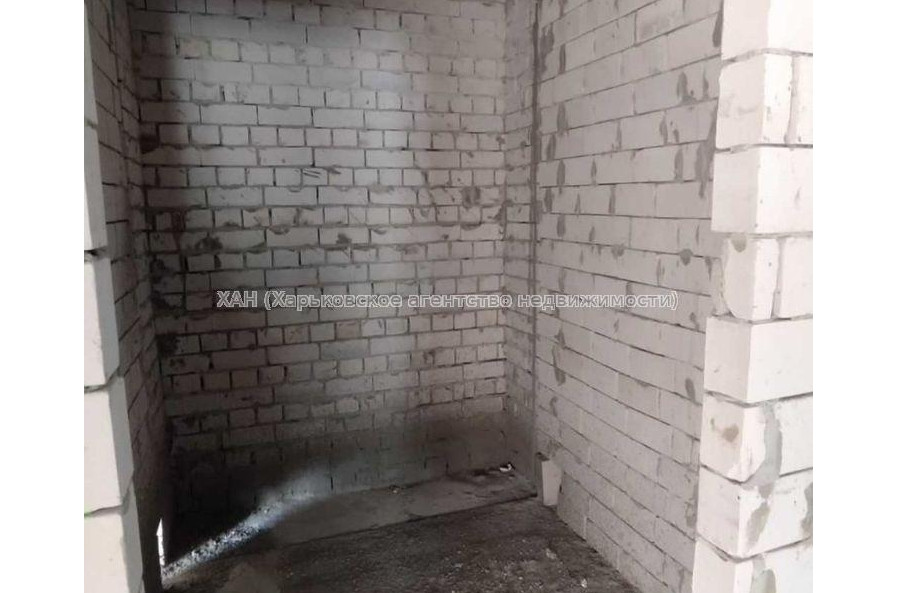 Продам квартиру, Мира ул. , 2 кім., 73 м², без внутренних работ 