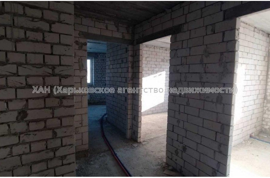 Продам квартиру, Мира ул. , 2 кім., 73 м², без внутренних работ 