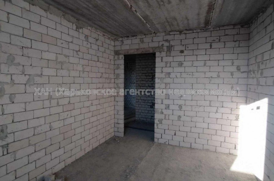 Продам квартиру, Мира ул. , 2 кім., 73 м², без внутренних работ 