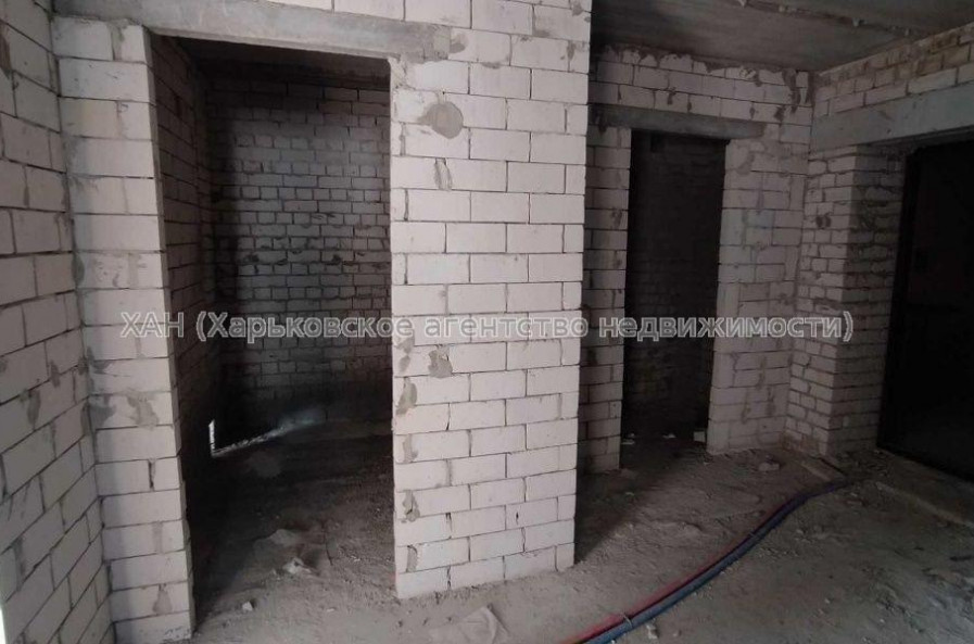 Продам квартиру, Мира ул. , 2 кім., 73 м², без внутренних работ 