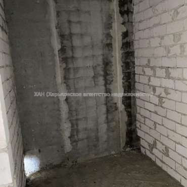 Продам квартиру, Шевченковский пер. , 2 кім., 57 м², без внутренних работ 