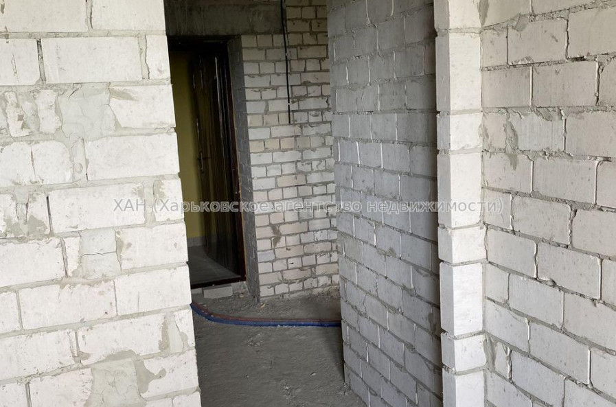 Продам квартиру, Шевченковский пер. , 2 кім., 57 м², без внутренних работ 