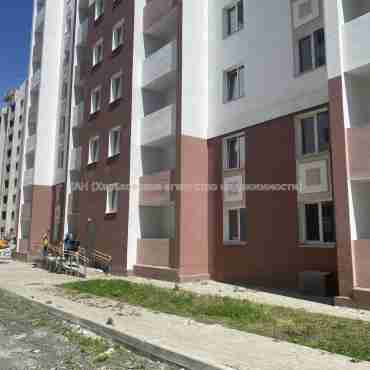 Продам квартиру, Шевченковский пер. , 2  ком., 57 м², без внутренних работ 