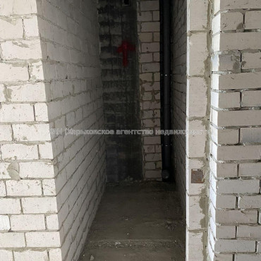 Продам квартиру, Шевченковский пер. , 2  ком., 57 м², без внутренних работ 